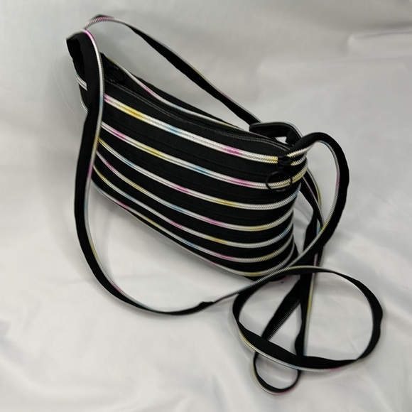 ZIP-IT Medium Tote/Purse - Picture 5 of 8